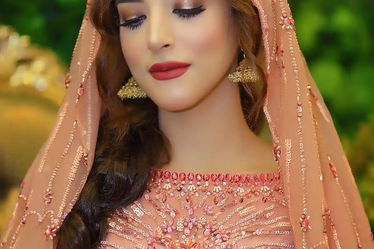 Akun Ini Beberkan 3 Potret Lawas yang Diduga Tasya Farasya, Nomor 3 Netizen: Masa Beda Banget