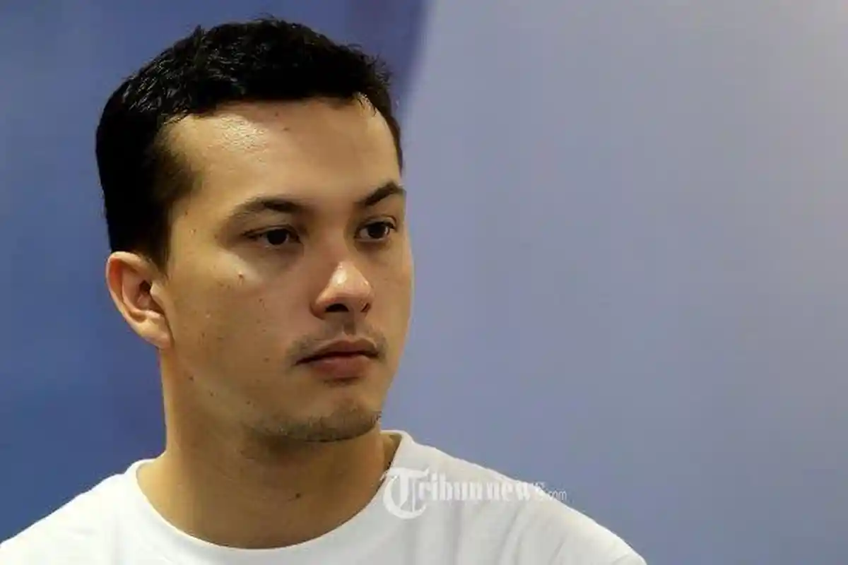 Tepati Janji Foto Ini Seusai Nyoblos, Nicholas Saputra Buat Heboh & Jadi Trending Twitter