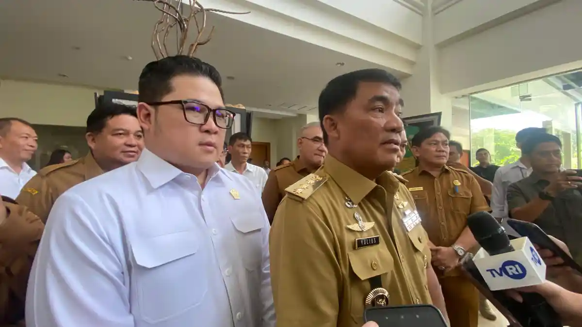 Gubernur Sulawesi Utara Yulius Selvanus Komaling Evaluasi Lanjutan ...