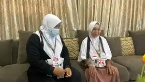 Mbah-Mis-jual-cilok-naik-haji.jpg