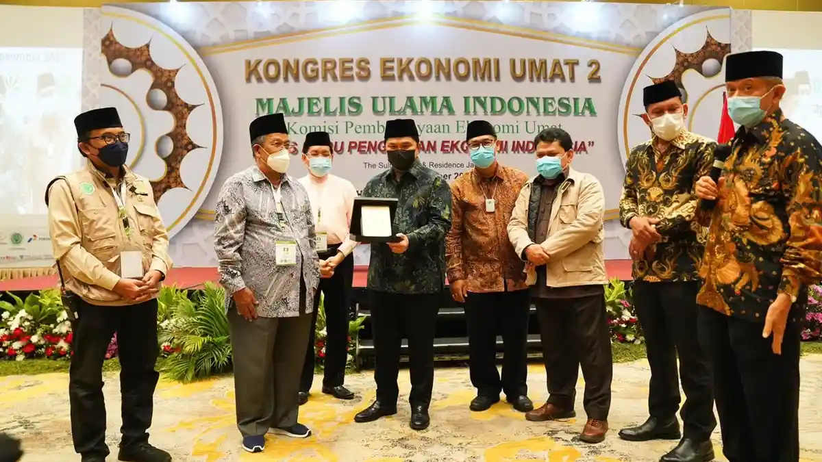 Erick Thohir Diganjar Penghargaan Penggerak Ekonomi Syariah dari MUI