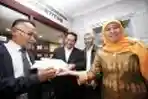 Khofifah Daftarkan Gugatan ke MK