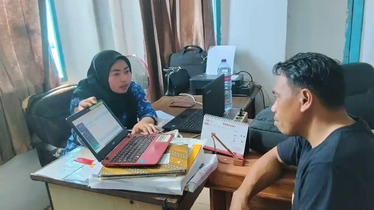 Takalar One Click Pangkas Antrean Nelayan, Dinas Perikanan Hadirkan Pelayanan Serba Cepat - edukasi-penggunaan-aplikasi-takalar-one-klik.jpg