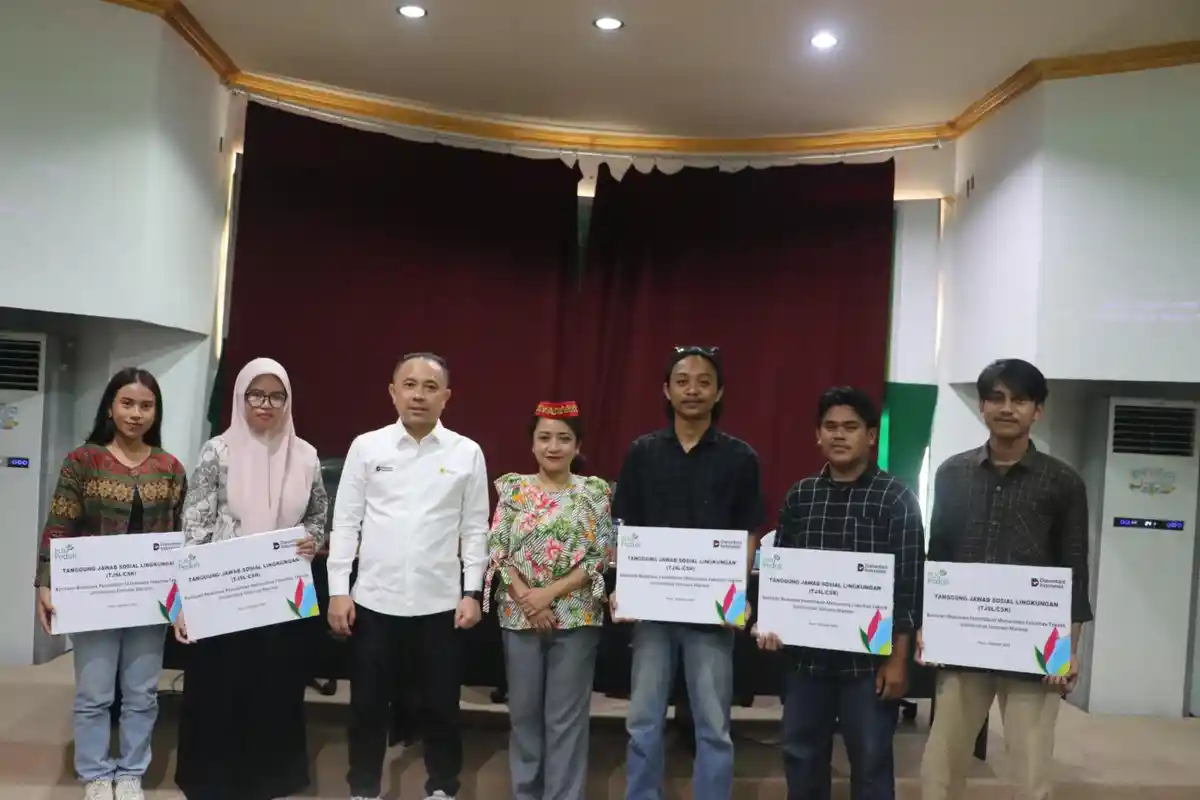 PLN Serahkan Beasiswa untuk Mahasiswa Unsimar Poso, Dorong SDM Unggul di Sulawesi Tengah