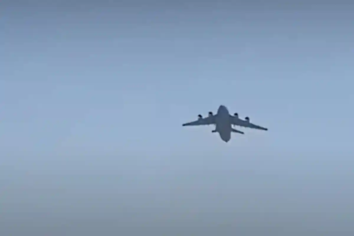 3 Warga Afghanistan Nekat Berpegangan ke Roda Pesawat Demi Tinggalkan Kabul, Jatuh dari Ketinggian