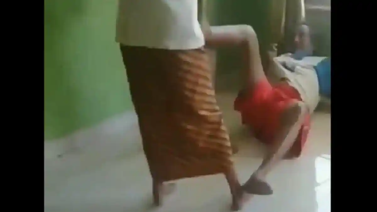 Video Viral Cucu Aniaya Kakek : Pelaku Menangis Minta Maaf, Kakek Minta Cucunya Dibebaskan