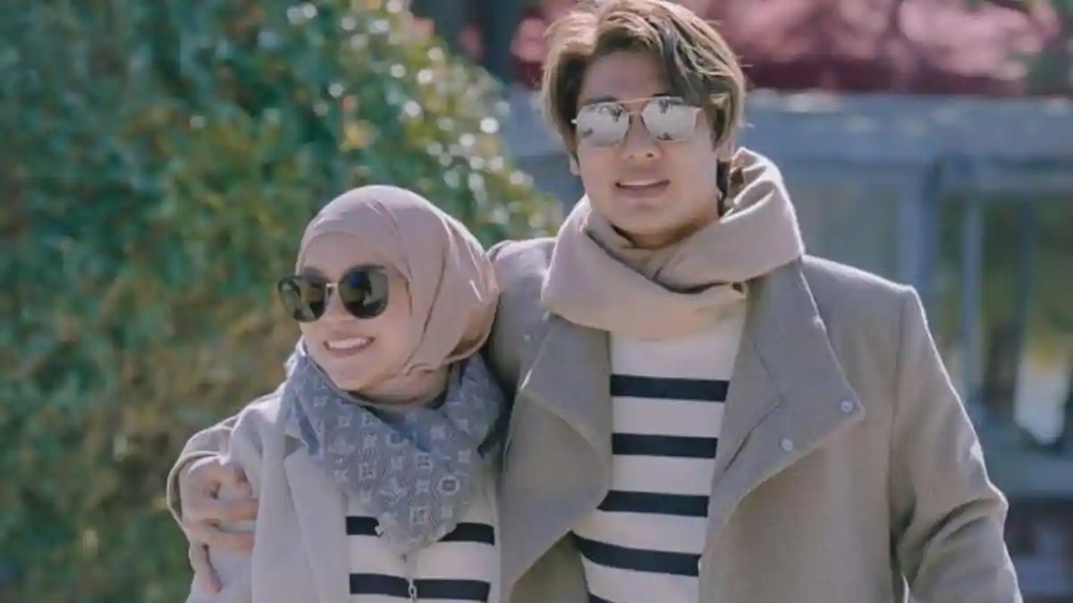 Lesti Kejora Girang Dibelikan IPhone 14 Pro Max oleh Rizky Billar, Bantah Isu Sang Suami Tak Kerja?