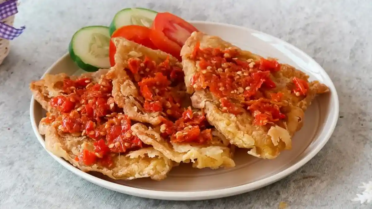 Resep Telur Geprek Sambal Bawang, Menu Makan Malam Simple, Santap dengan Nasi Hangat dan Lalapan