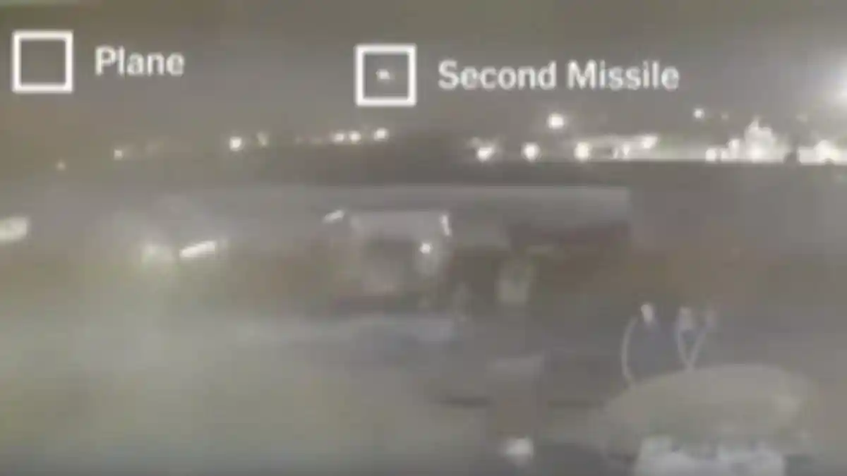 VIDEO Bukti Pesawat Ukraina Ditembak Iran, Perhatikan Detik-Detik Boeing 737 Diterjang 2 Misil Rudal