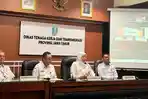Gubernur Khofifah Indar Parawansa Pantau Posko THR Jatim, Dapati Ada 20 Pengaduan