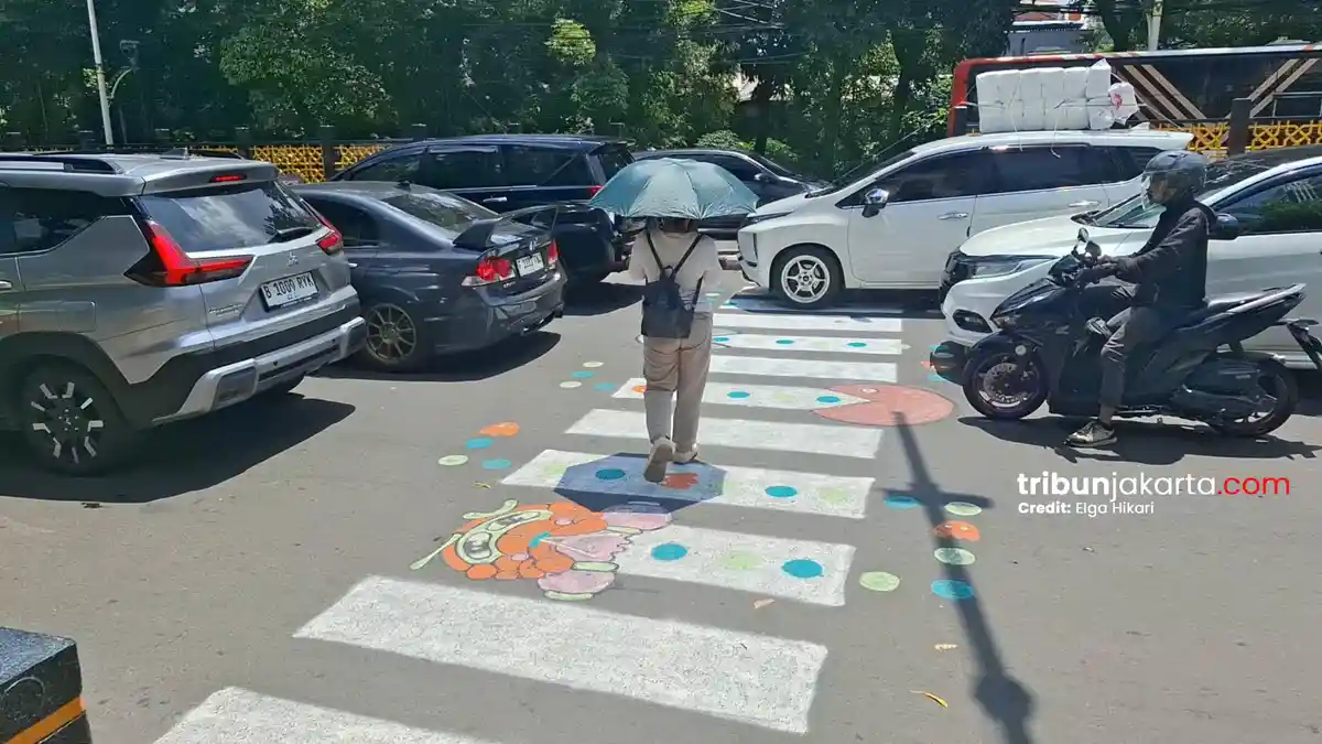 Meski Dianggap Tak Sesuai Standar, Zebra Cross Pac-Man di Tebet Ramai ...