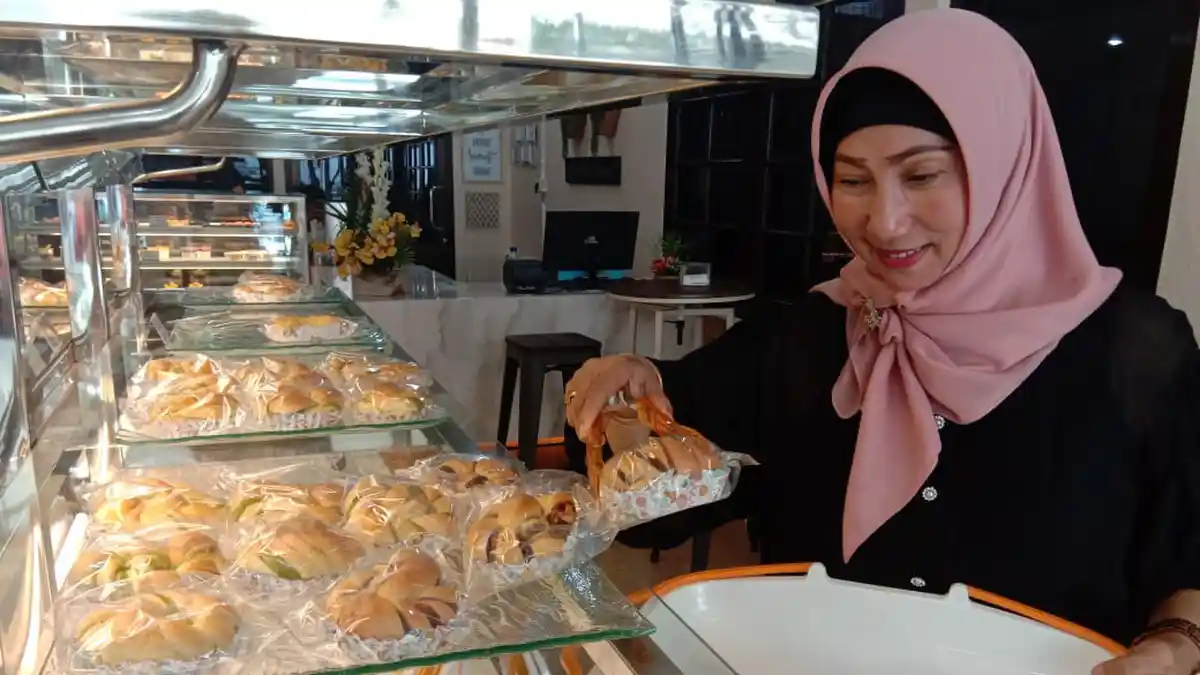 Dari Hobi Memasak, Hj Lenawaty Kini Buka Gerai Roti Len's Kitchen Balikpapan, Ini Menu Andalannya