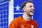 Inilah Bukti Sikap Profesional dan Kesetiaan Adam Pryzbek Bersama Persib Bandung di Musim 2025/2026