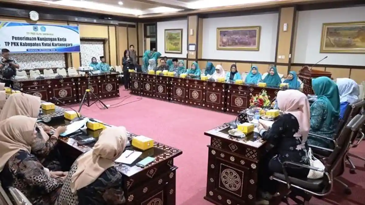 TP PKK Kukar Studi Tiru Program PAAREDI di Mataram NTB