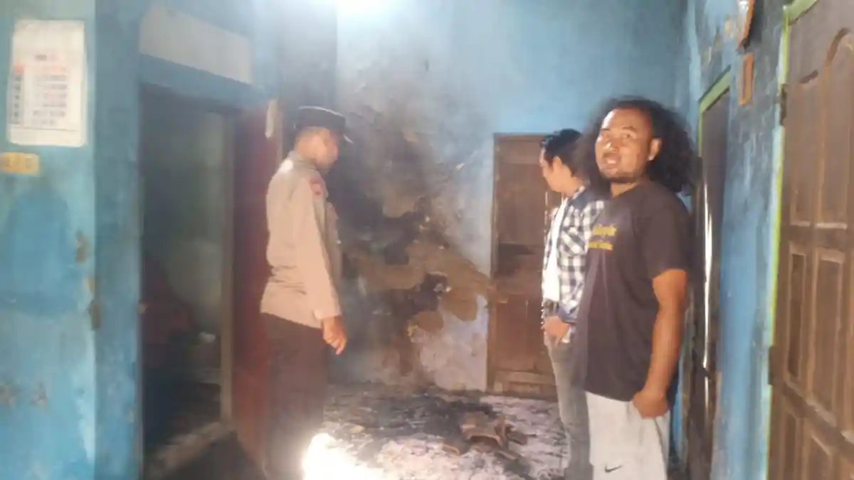 Rumah Kakek 72 Tahun di Indramayu Terbakar, Motor Korban Ikut Hangus