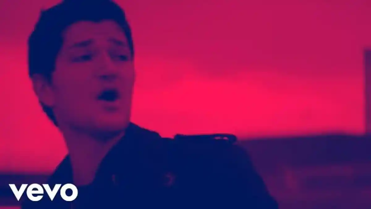 Terjemahan Lirik Lagu Breakeven - The Script: I'm Falling to Pieces