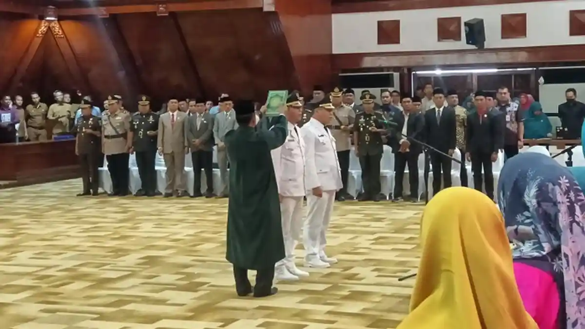 Achmad Marzuki Lantik Pj Bupati Bireuen dan Abdya
