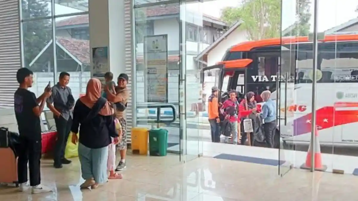 Puncak Arus Balik Libur Nataru, Penumpang Diperkirakan Tembus 5.000 di Terminal Patria Blitar