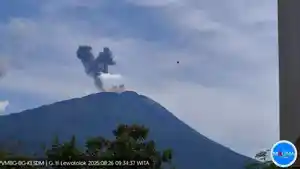 GUNUNG-LEWOTOLOK-MELETUS-Gunung-api-Lewotolok-meletus-pagi-ini.jpg