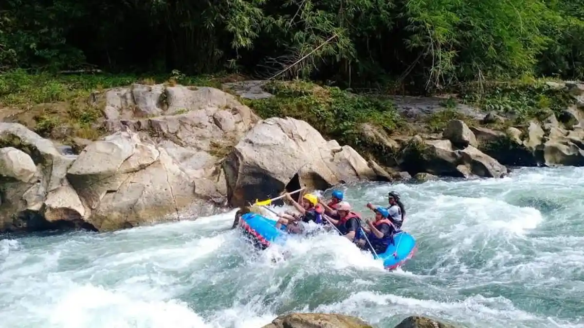 Libur Natal, Kunjungan Wisatawan Arung Jeram Bah Bolon Sergai Meningkat, Segini Harga Tiketnya