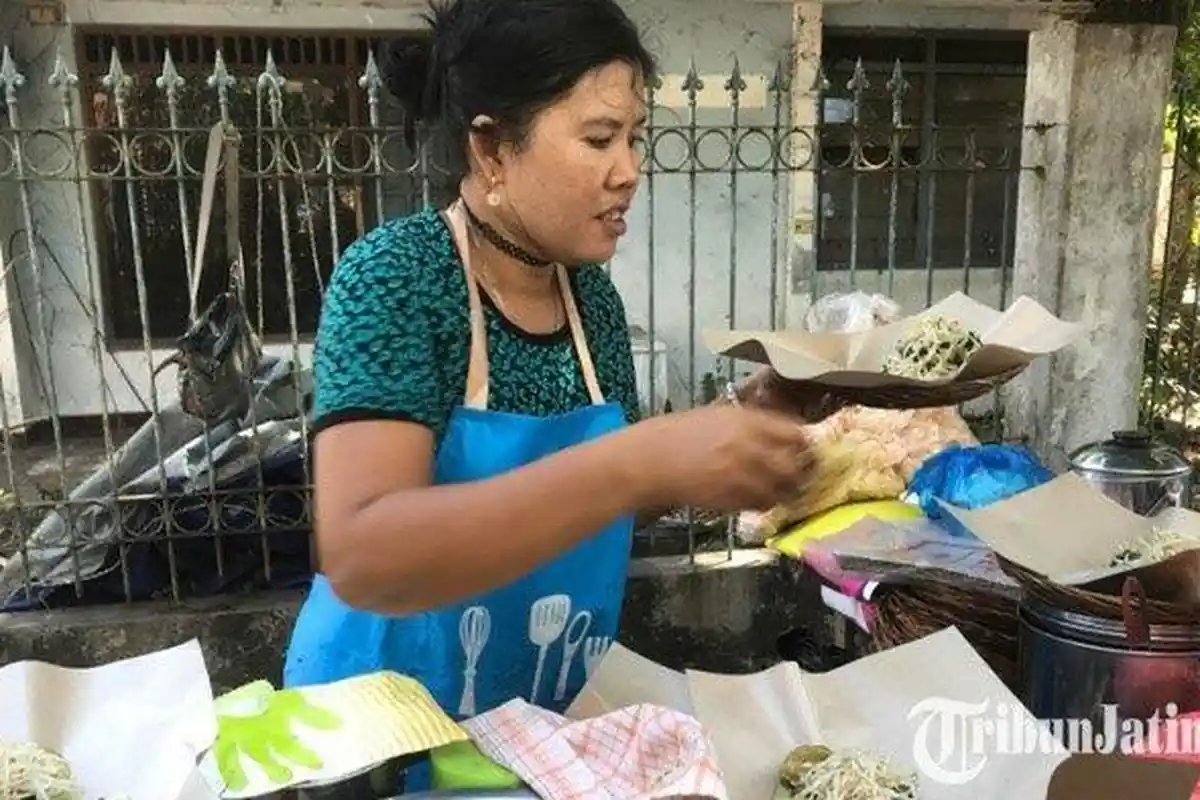 Kembali Berjualan, Pedagang Rujak Cingur yang Viral Beberkan Perjalanan Panjang Usahanya