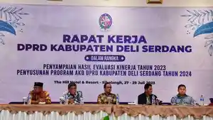 Hadiri-Rapat-Kerrja-Penutupan-Rapat-DPRD-Sumut.jpg