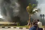 BREAKING NEWS: Pabrik Minuman Serbuk di Jatibarang Semarang Terbakar, Terdengar Suara Ledakan