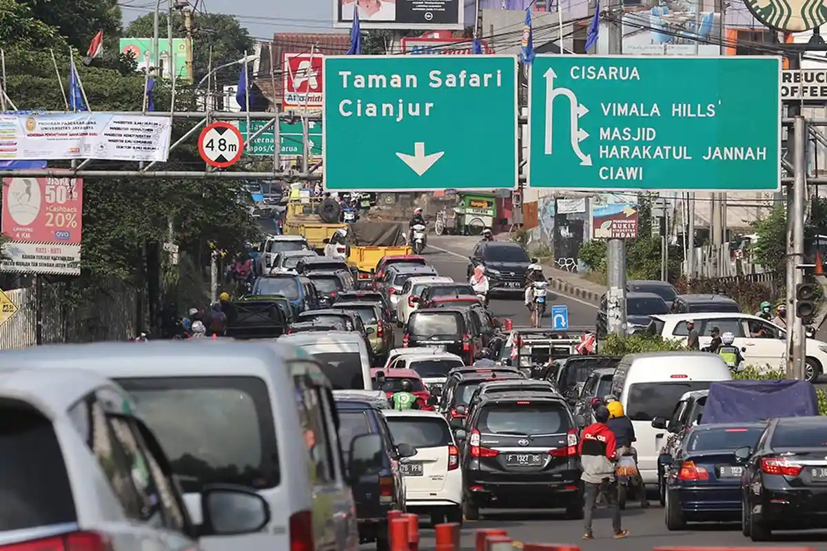 Libur Akhir Pekan, Polres Bogor Terapkan One Way di Kawasan Puncak untuk Atasi Macet