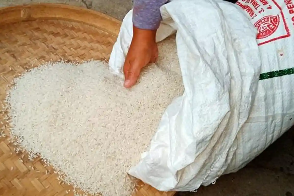 Harga Beras Naik, Pemilik Warung Makan di Tenggarong Kukar Terpaksa Kurangi Porsi