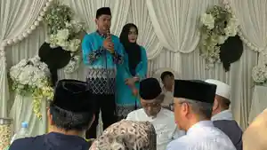 Wakil-Bupati-Pandeglang-Iing-Andri-Supriadi-bersama-istri.jpg