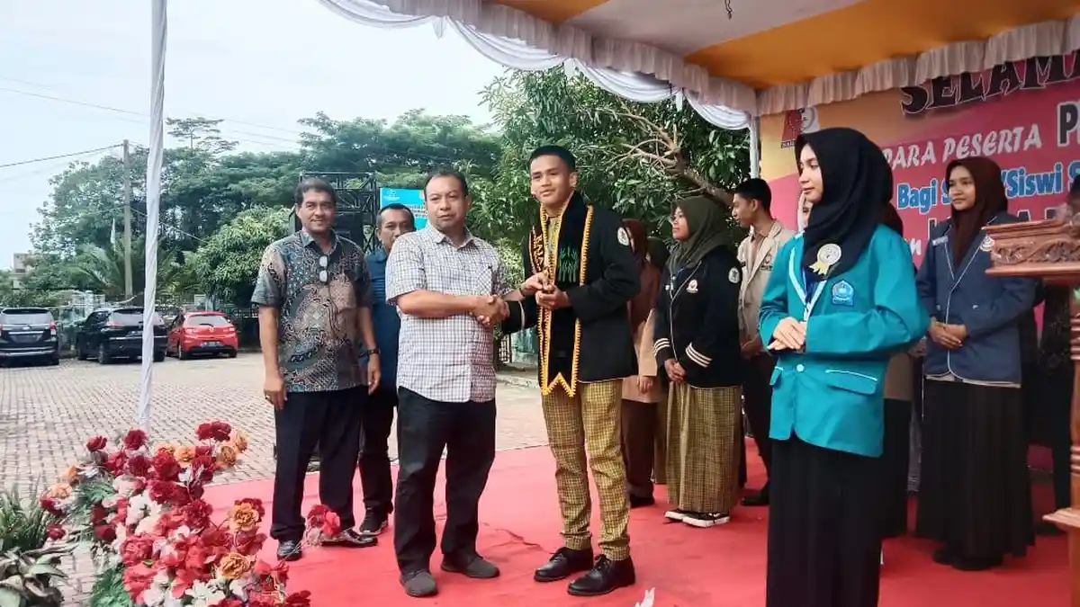 Eka Silvia Dinobatkan Jadi Duta Baca 2024 Nagan Raya