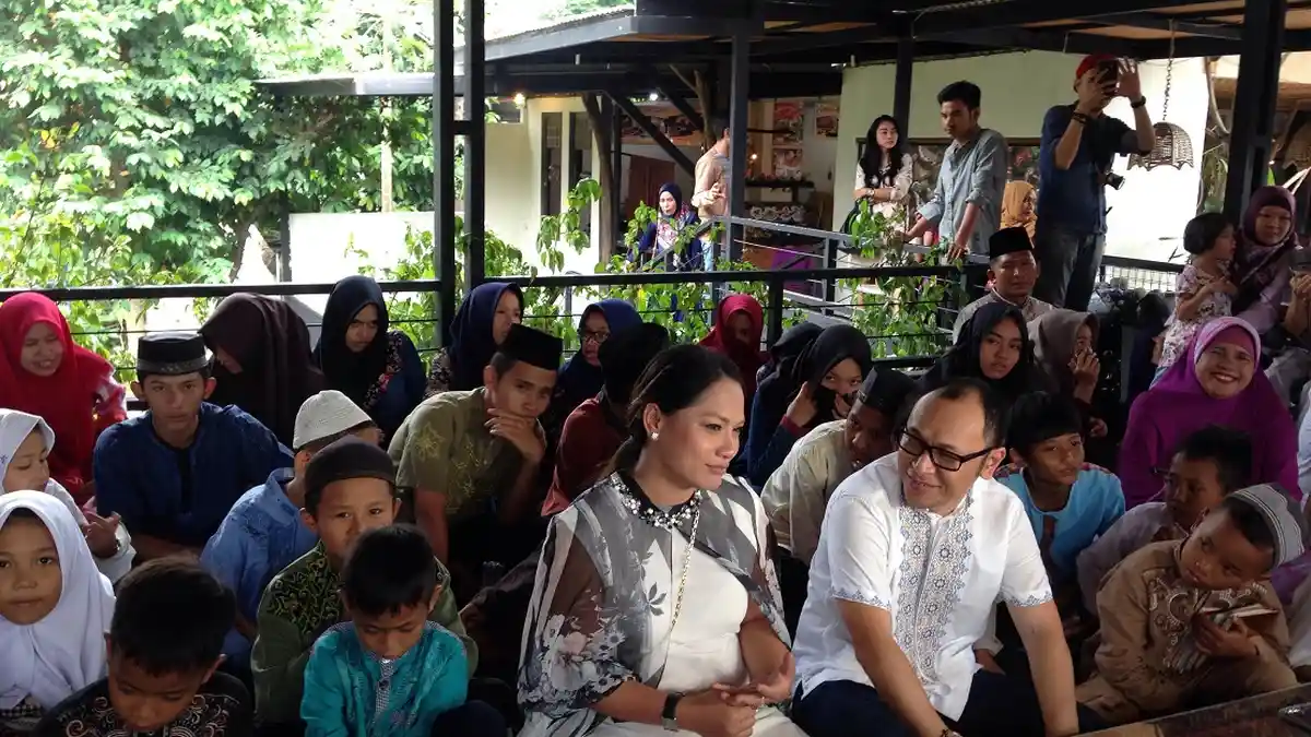 4 Bulan Kehamilan, Jenny Cortez Minta Doa dari Anak Yatim Piatu