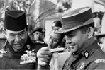 soekarno-dan-soeharto_20180808_160154.jpg