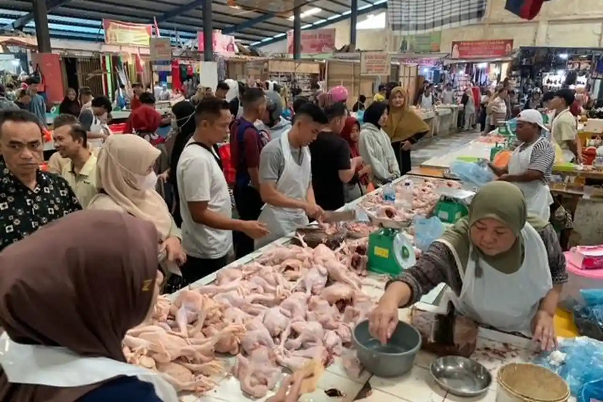 Warga Tanjungpinang Senang, Harga Daging di Pasar Bintan Center Stabil Menjelang Iduladha