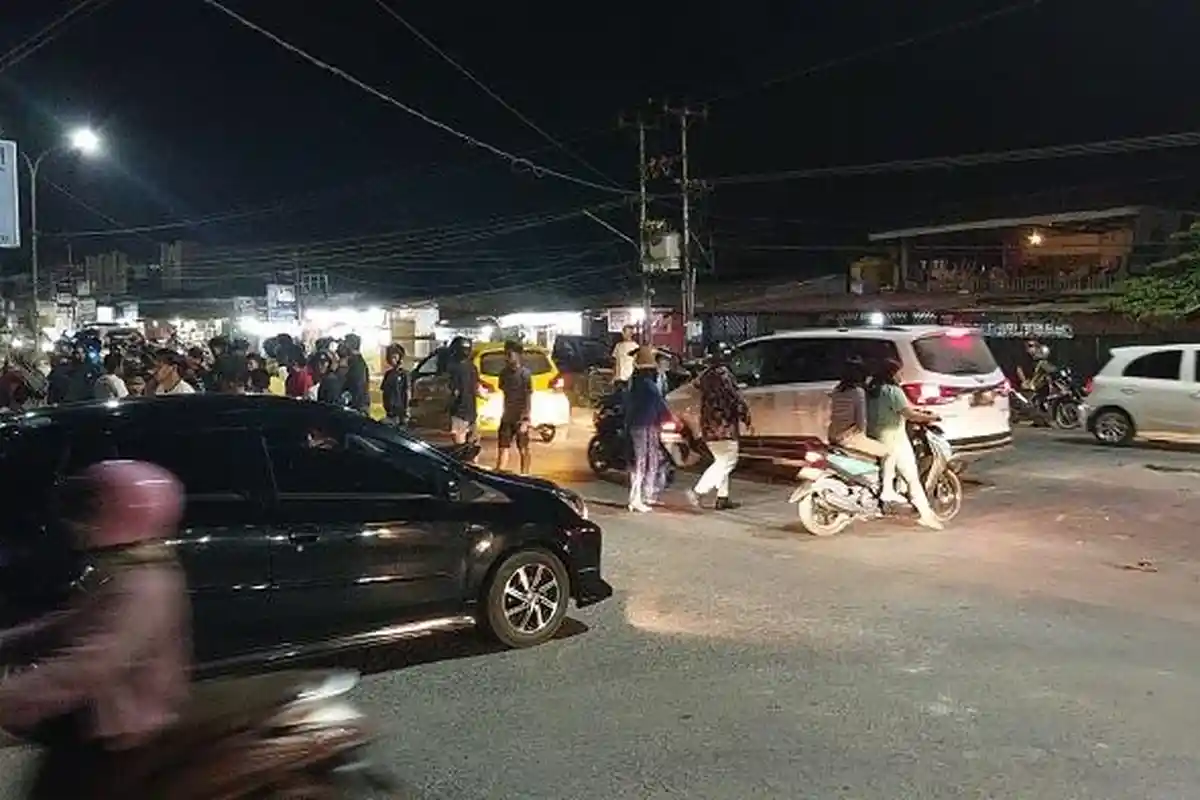 Pengendara Motor Jupiter MX Korban Kecelakaan di Kendari Mengerang Kesakitan Saat Dievakuasi Warga