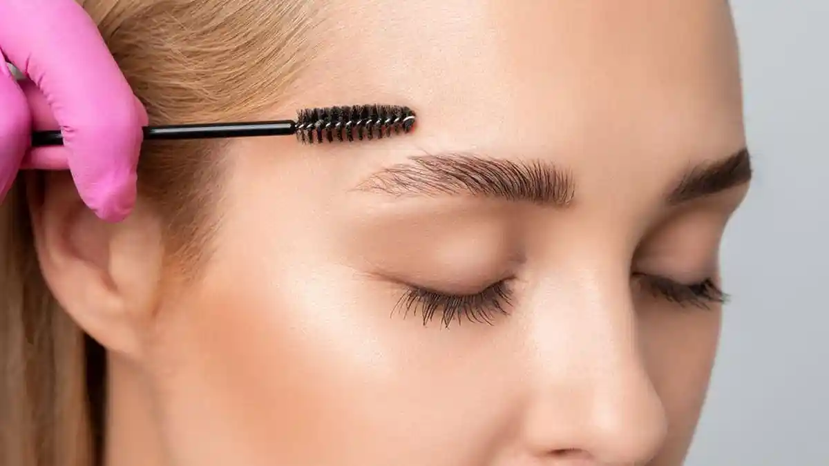 Selain Soap Brow, Ini 4 Alternatif Produk yang Bisa Buat Alis Lebih Tebal Natural