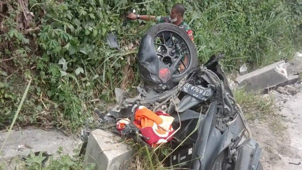 Kecelakaan Maut, Anggota TNI AD Meninggal Dunia Ditabrak Mobil Pikap