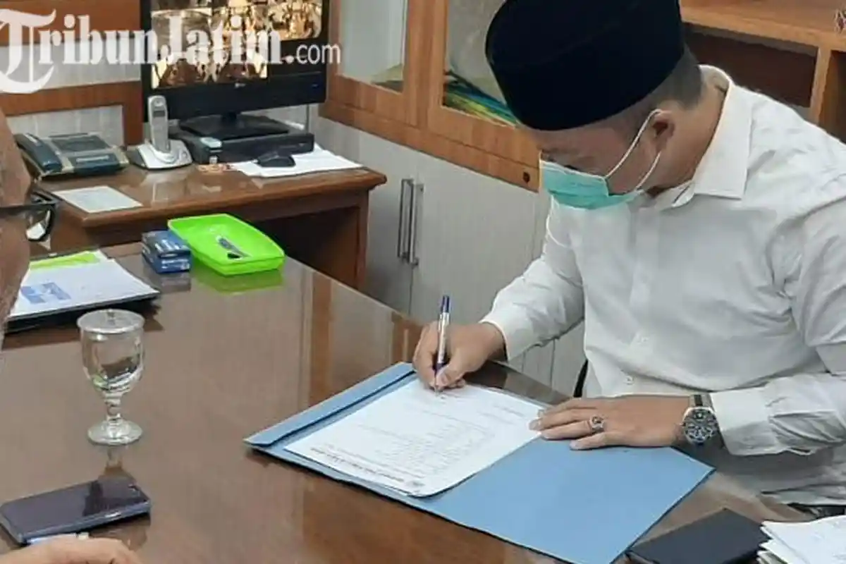 Giliran Alif Mundur Dari Anggota DPRD Gresik, Fasilitasnya Dikembalikan