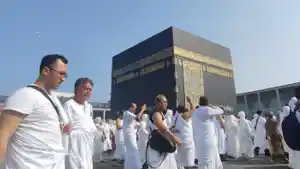 para-jemaah-calon-haji-melakukan-manasik-haji.jpg