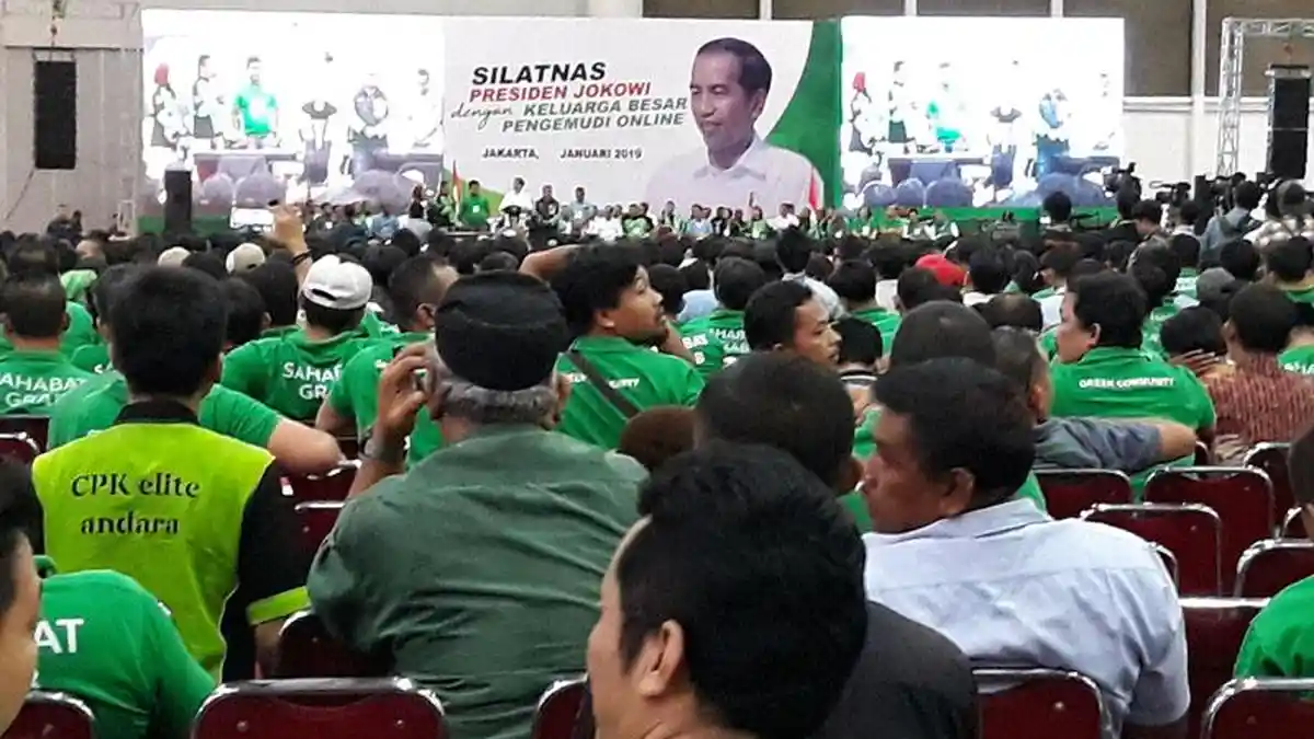 Menhub Diminta Keluarkan Payung Hukum Baru soal Ojek Online