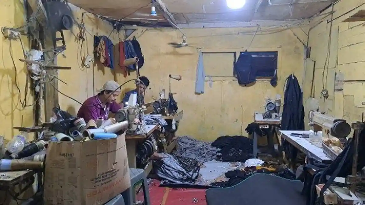 Mengintip Kampung Penjahit di Permukiman Padat Jakarta: Pasok Tekstil ke Tanah Abang Hingga Arab