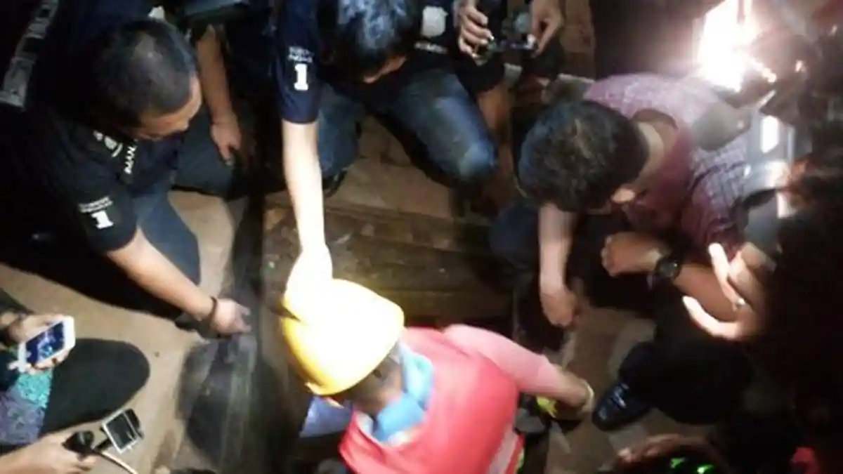 Polisi Temukan Belasan Senter, Gergaji, dan Aki di Saluran Air