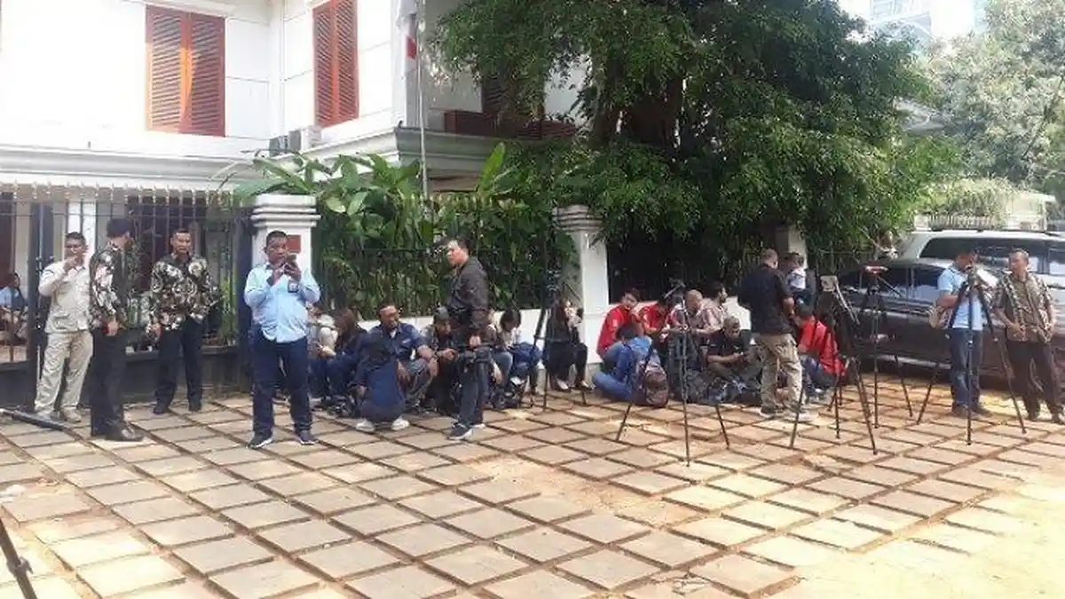 Andre Taulany Teriak Panggil Prabowo saat lewat Depan Rumahnya