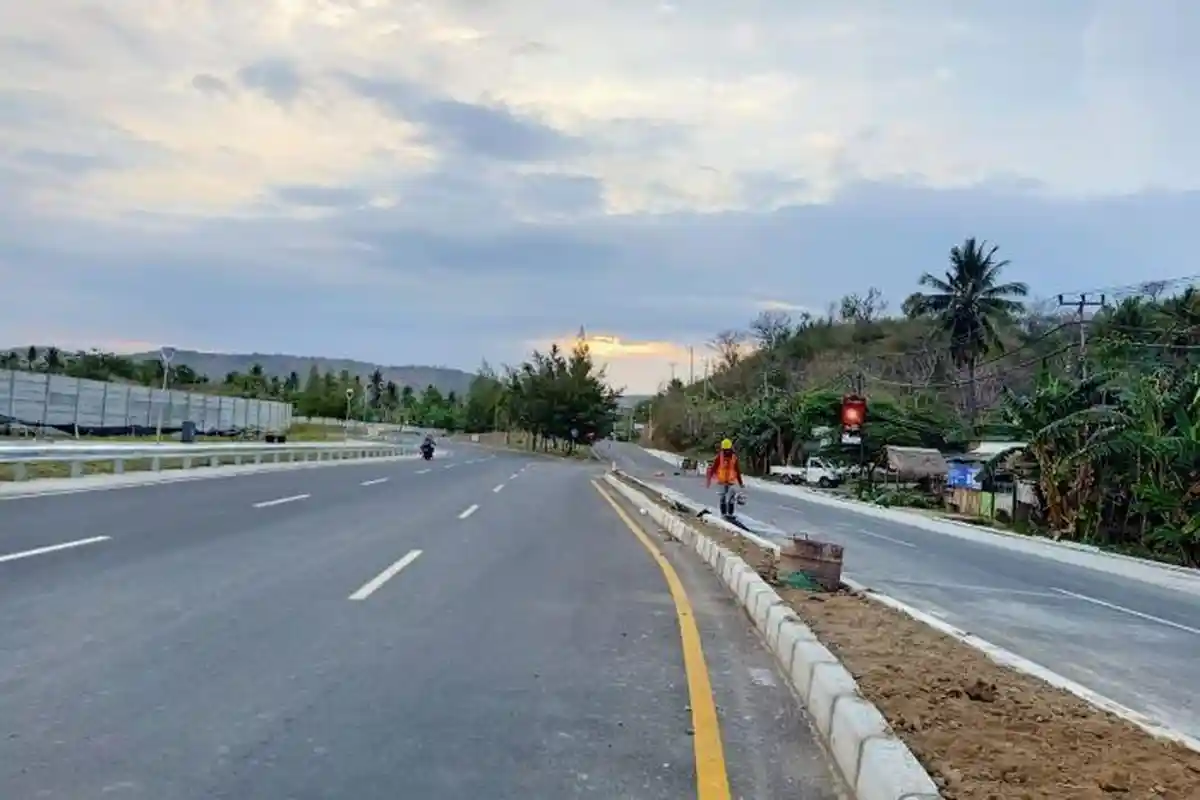Jalan Provinsi Sirkuit Mandalika Dikerjakan sampai Larut Malam Demi Kejar WSBK Mandalika 2022