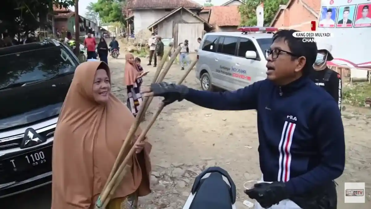 Perkara Sapu, Kang Dedi Omeli Emak-emak: Belum Jadi Pejabat Sudah Serakah