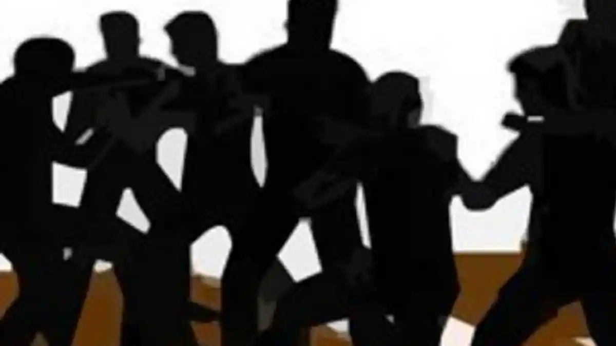 Dua Kelompok Remaja di Jakarta Barat  Tawuran, Saling Serang Pakai Petasan hingga Sebabkan Kemacetan