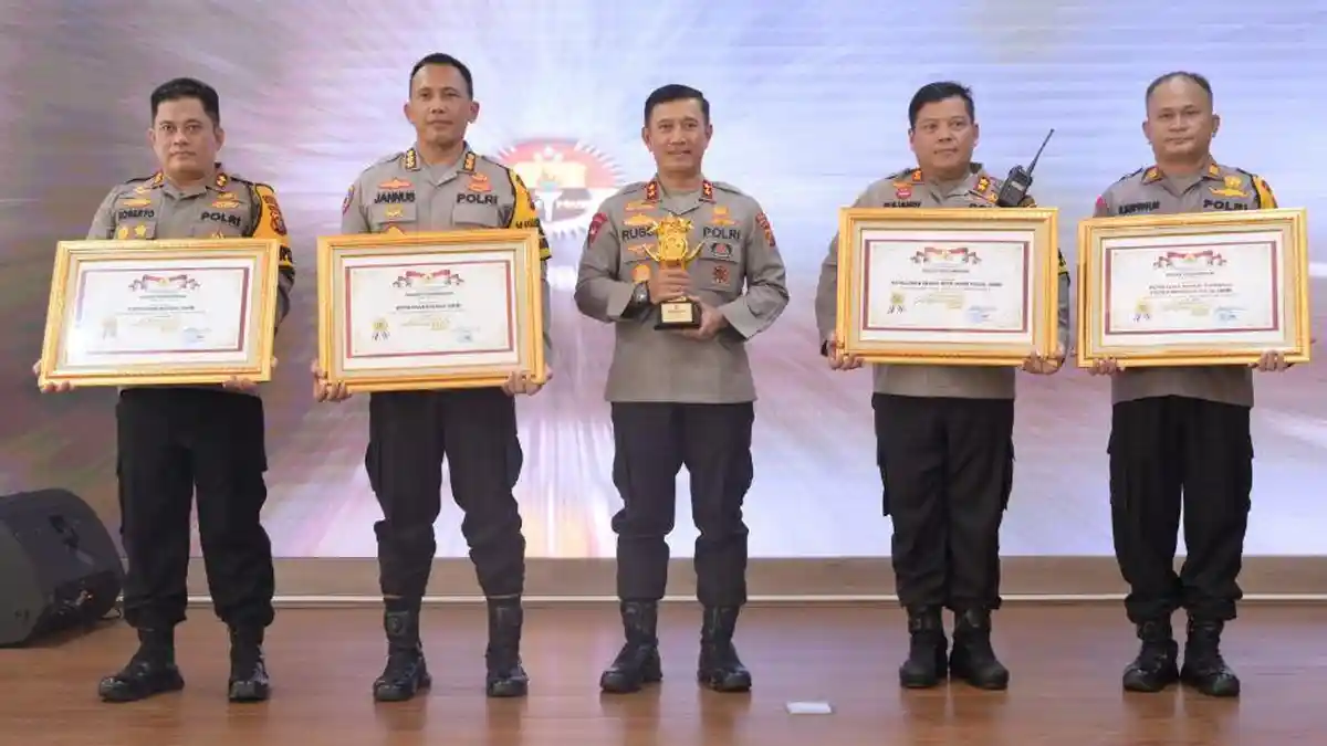 Polda Jambi Gelar Acara Kenal Pamit Pejabat Utama dan Kapolres