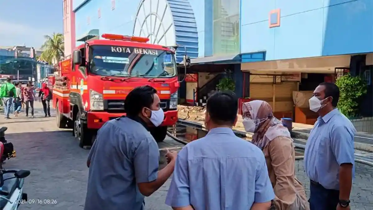 Mall Plaza Pondok Gede Terbakar, Tak Ada Korban Jiwa