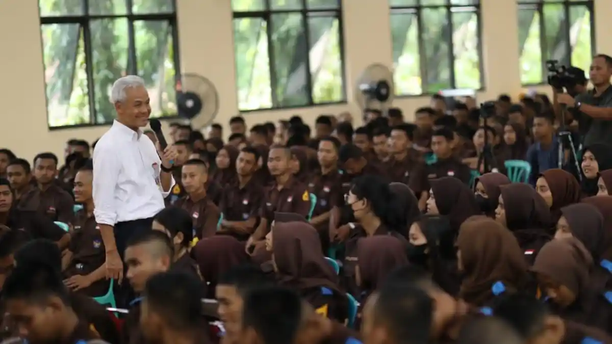 Cegah Radikalisme-Bullying, Gubernur Ganjar Hidupkan Kembali Program Gubernur Mengajar
