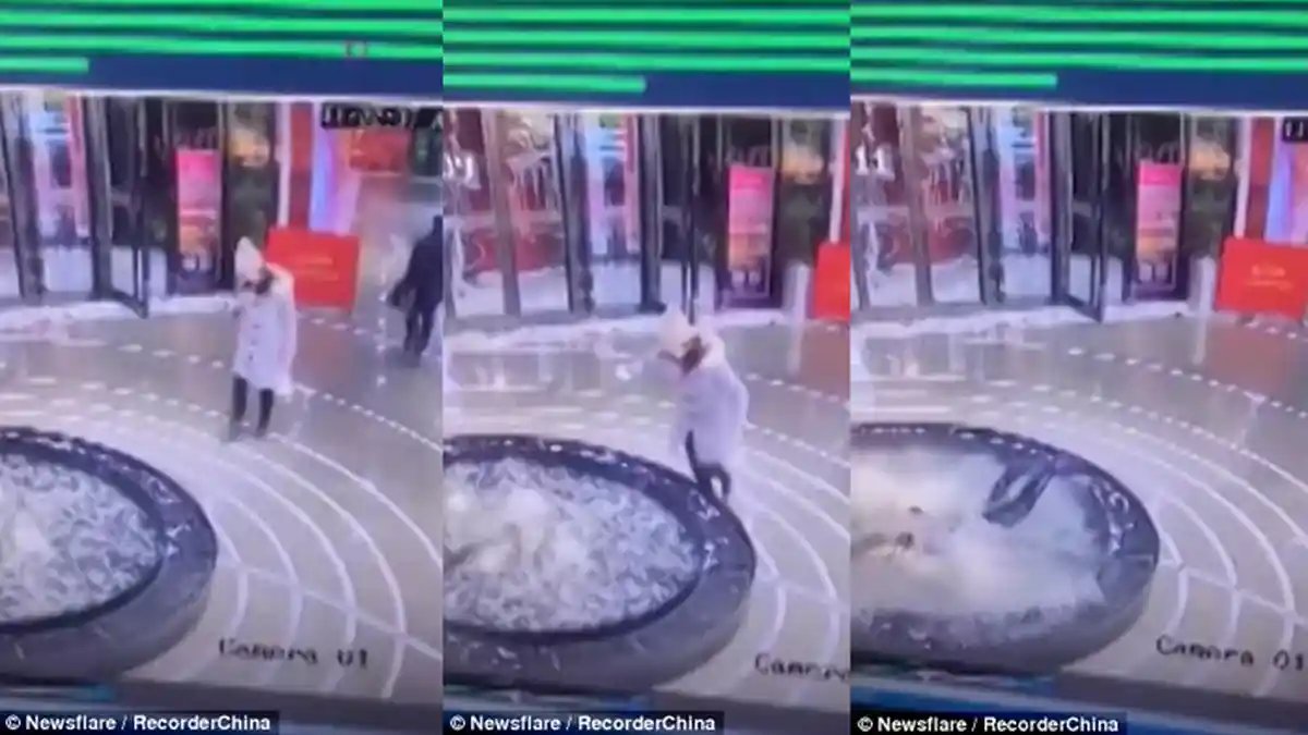 Sibuk Melihat Handphone Sambil Berjalan, Hal Tak Terduga Terjadi pada Perempuan Ini!